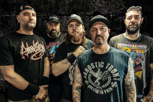 „Nic ti nedlužíme,“ vzkazují HATEBREED bývalému basákovi