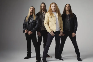 Dave Mustaine v novém klipu MEGADETH rozdává riffy i rány