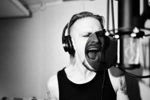 „Díky kanálu na YouTube jsem mohl celé své sólové album zaplatit.“ Erik Grönwall z něj teď sdílí nový klip