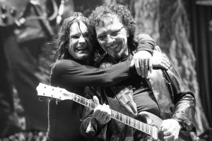 Tony Iommi vzpomíná na poslední telefonát s Ozzym: „Cítil se strašně vyčerpaně.“