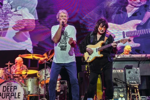 Z dýmky míru stoupá dým. Ian Gillan popsal historický návrat Ritchieho Blackmora k DEEP PURPLE