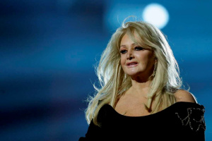 Nezaměnitelný hlas navždy utichl. Zemřela Bonnie Tyler