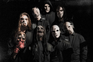 Je jich jen osm a fandí Arsenalu? SLIPKNOT překvapili novým singlem 