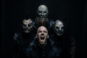 Noc volá, nová tvář BATTLE BEAST pomáhá zombíkům DOMINUM