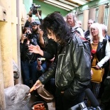 ALICE COOPER křtí nosorožce