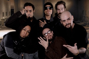 Poslechněte si po jedenácti letech nové songy AMERICAN HEAD CHARGE