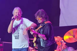 Ritchie Blackmore po 33 letech na pódiu s DEEP PURPLE. Mrkněte na video!