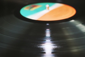 Vinyly stále na vzestupu – jejich prodeje byly loni historické