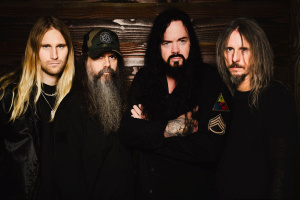 EVERGREY nás v novém singlu nabádají, ať čelíme svým démonům