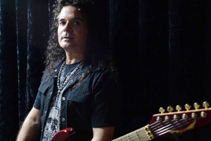 Kytarista UFO Vinnie Moore zahraje v Olomouci