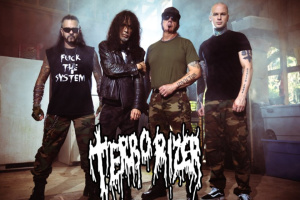 Cosi se děje v táboře TERRORIZER 