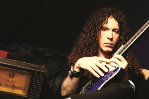 Knižní memoáry slavného kytaristy MEGADETH: Jak Martyho Friedmana drtila panická ataka