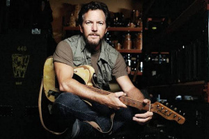 Eddie Vedder z PEARL JAM s manželi Obamovými podporuje sociálně ohroženou mládež