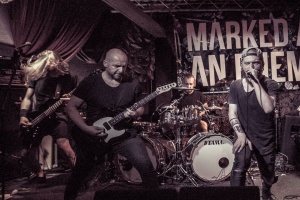 MARKED AS AN ENEMY: Metalcore z Českých Budějovic hledá odpovědi na křižovatkách života