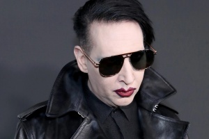 Marilyn Manson v jednom ohni. Začal se bránit