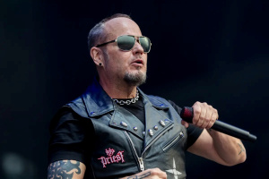  „IRON MAIDEN jsou o třídu výš než JUDAS PRIEST,“ kritizuje své bývalé spoluhráče Tim „Ripper“ Owens