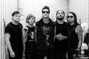 VIDEO: OF MICE & MEN – „Pain“