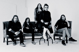 Power metalisté ALPHA TIGER si berou na mušku chytré telefony