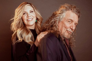 Robert Plant a Alison Krauss prezentují své úspěšné album „Raise the Roof“ prvním klipem