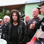 ALICE COOPER křtí nosorožce