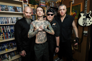 Zakládající člen QUEENS OF THE STONE AGE Nick Oliveri zahraje v Brně s punkrockovými legendami DWARVES