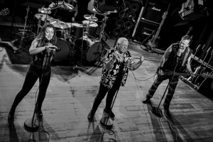 Udo a jeho stará parta znovu zasahuje!