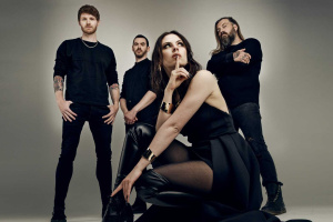 Nová muzika BEYOND THE BLACK přilétá na křídlech havranů…