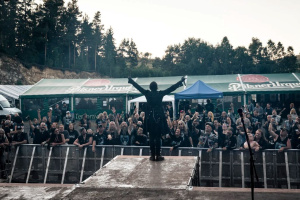 Festival South of Heaven 2026 zveřejnil finální line-up. Na Šumavu zamíří kapely z celé Evropy  