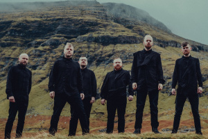 HAMFERÐ se brodí hlubinami zármutku, vydání alba doprovází nový klip