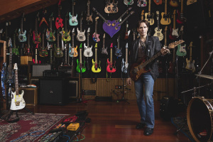 Steve Vai prodává dům a ikonické studio Harmony Hut s mrazivou minulostí