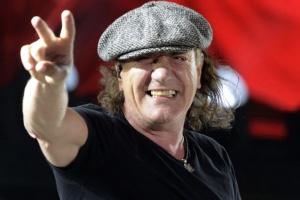 Brianu Johnsonovi svitla naděje, věří, že se vrátí do AC/DC