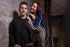 Bubeník ANTHRAX a ex-zpěvačka BUTCHER BABIES do toho „praštili“