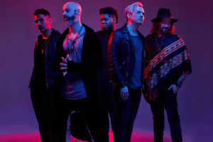 DAUGHTRY jsou v novém singlu poněkud nervózní