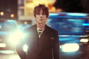 Kytarista Billy Morrison avizuje nové album plné hostů