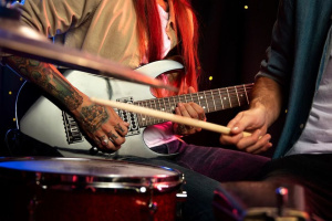 Rockové hvězdy a jejich vstup do světa kryptoměn a digitálních investic