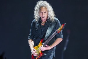 Kirk Hammett se zhroutil při koncertě v Itálii