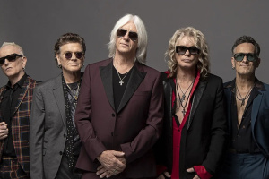 DEF LEPPARD sdílí nový singl „Rejoice“ před návratem do Las Vegas