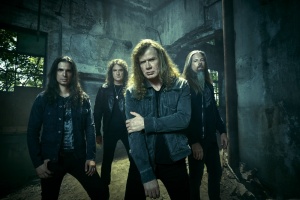 Dave Mustaine nechá na novince MEGADETH přetočit baskytaru vyhozeného Davida Ellefsona