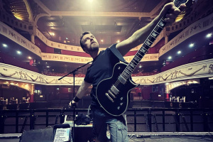 Gary Kelly (MOLYBARON): „První smlouva v pětačtyřiceti? Lepší pozdě než nikdy!“