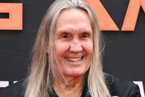 Nicko McBrain by se s IRON MAIDEN rád podílel na dalším albu, má však jednu podmínku