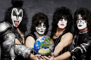 Do oslav padesátin KISS pořádaných německým fanklubem se zapojí i Tommy Thayer a Doro Pesch