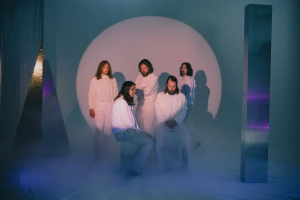 Švédští HÄLLAS vezmou pražské Futurum na výlet do jiné dimenze