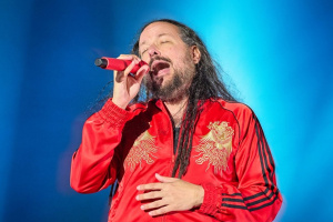 Tak chutná nu-metal - KORN k 30 letům alba „Life Is Peachy“ uvádí na trh vlastní pálivou omáčku!