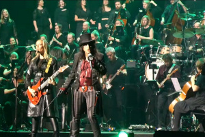 Alice Cooper to v Německu rozbalil se symfoňákem