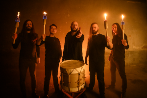 INNERSPHERE slaví 10 let: vyráží na evropské turné, chystají nový druh oblíbeného piva TamTam i nový merch