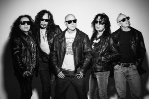  „Když mi zavolali, jestli se nechci vrátit, byl jsem štěstím bez sebe,“ říká Phil Sandoval z ARMORED SAINT v zářijovém Sparku