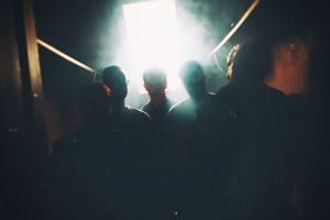 Nechte se unést ultra dlouhou písní o Daidalovi od Švýcarů NEVBORN