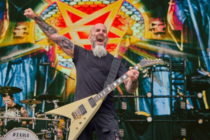Scott Ian z ANTHRAX o „mrazivém“ pekle: „Po koncertě na lodi jsem týden sotva chodil.“