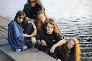  ARAKAIN se poprvé na LP vrací k přelomovému albu „Salto Mortale“, na kterém melodie vystřídaly thrash