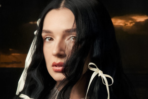 Poppy s novým klipem ohlašuje oficiálně i nové album